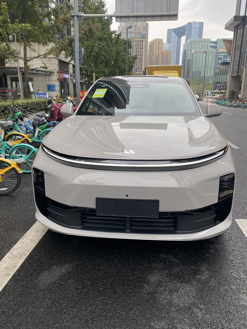 PP王者电子 MEGA 高压纯电 MPV